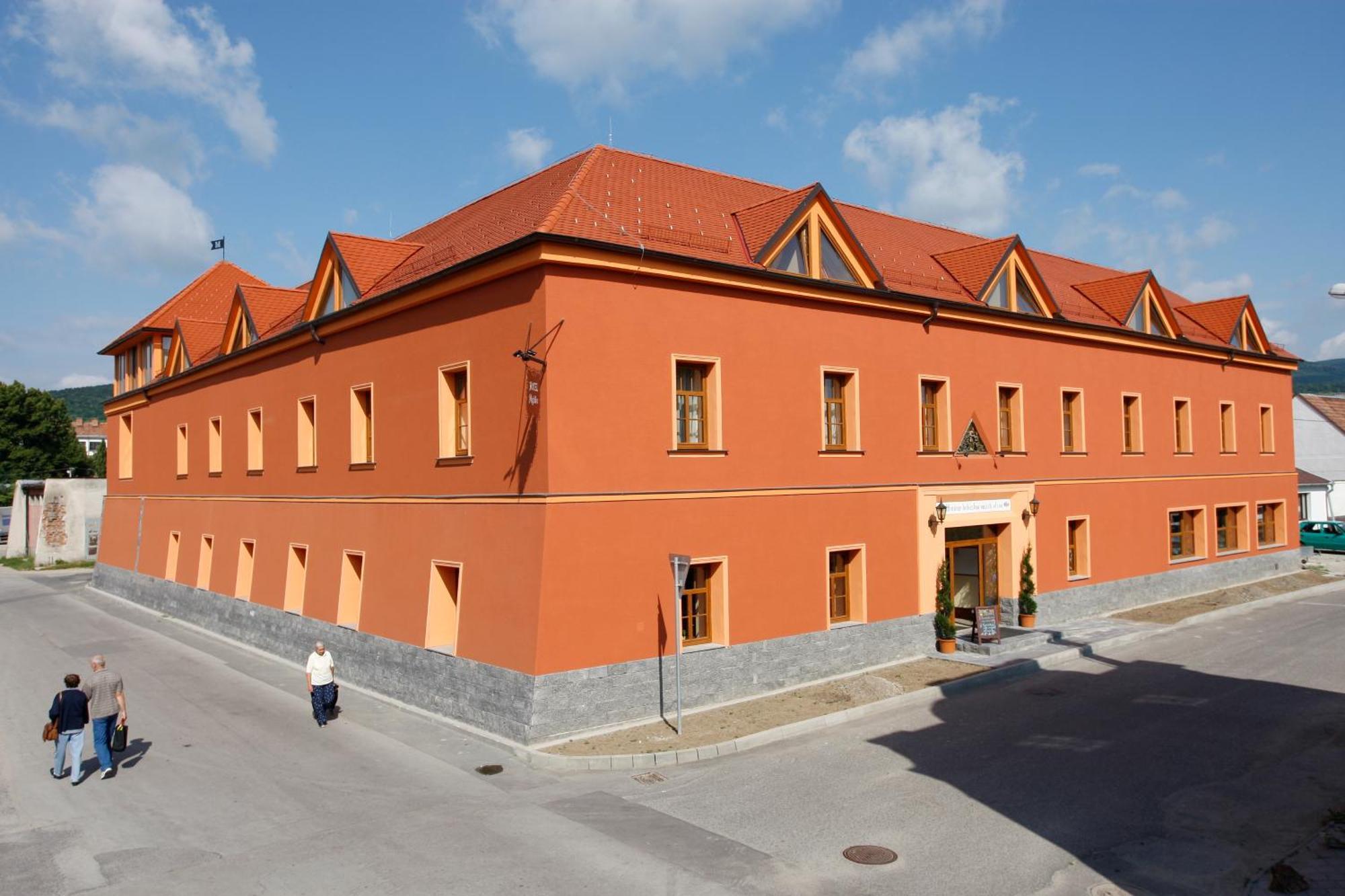 Hotel Majolika Modra Exterior foto