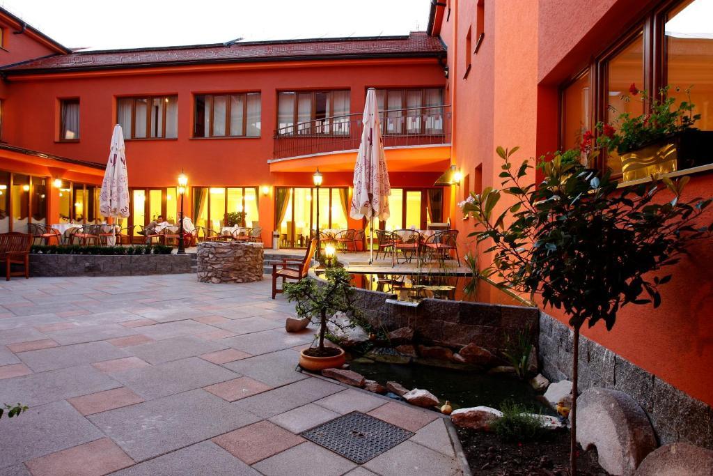 Hotel Majolika Modra Exterior foto