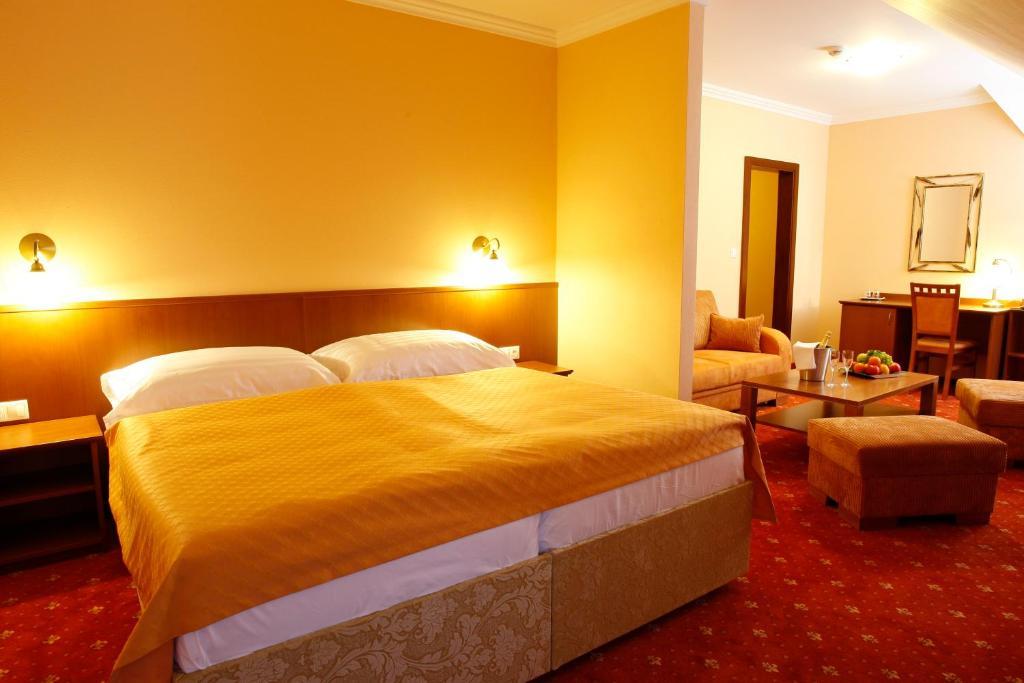 Hotel Majolika Modra Zimmer foto